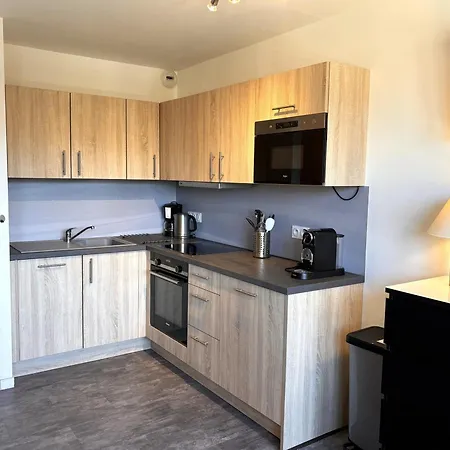 Renove Au Coeur De La Station Avec Balcon Sud, Proche Commerces Et Remontees Mecaniques - Fr-1-634-31 Apartment